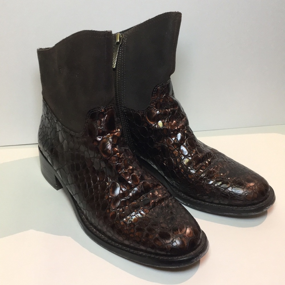 DONALD J PLINER dark brown boot